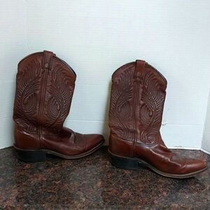 Abiline Boots...SIZE 6.5...EUC